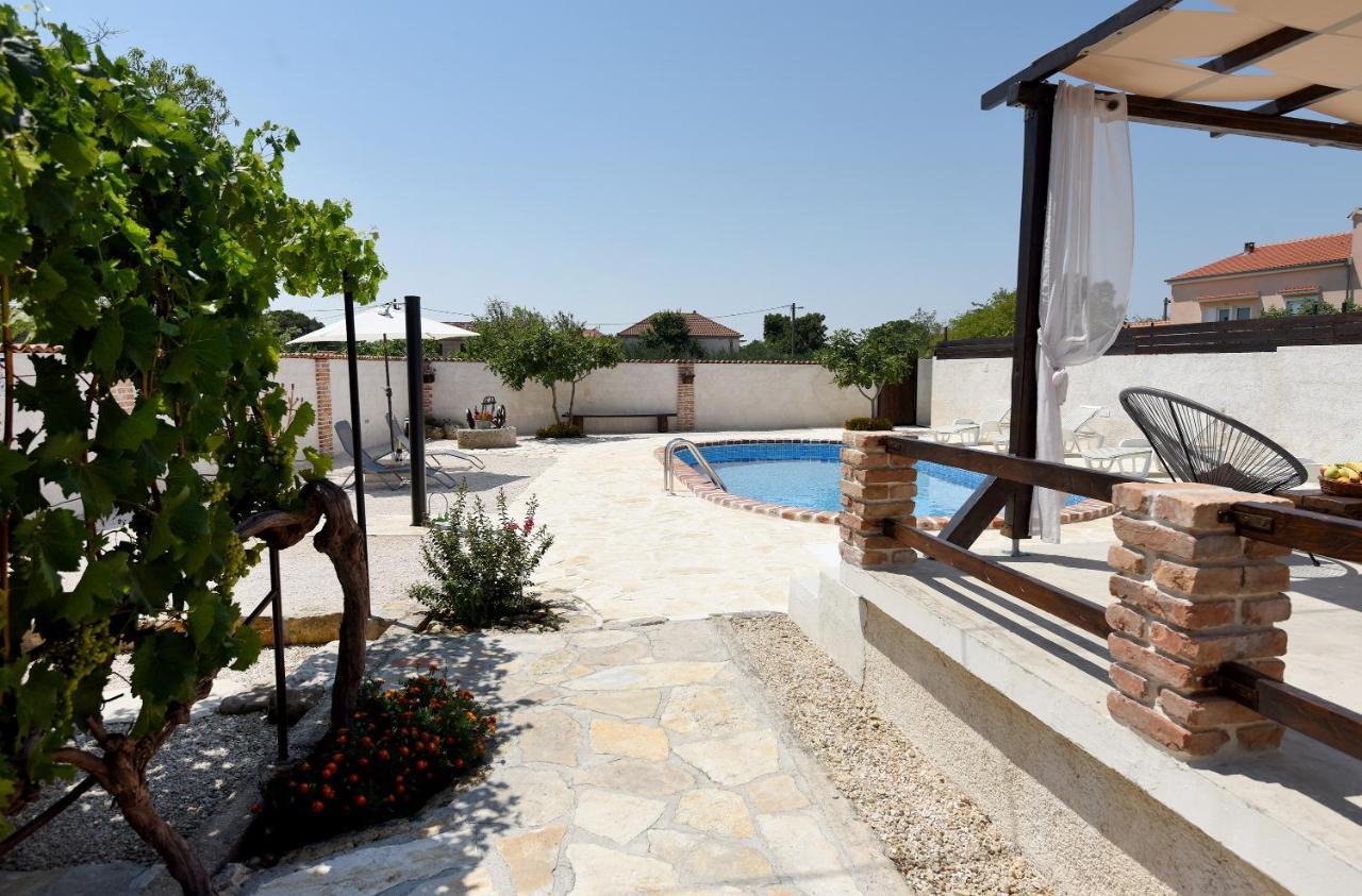 House & Apartment Palaca Donji Zemunik Buitenkant foto