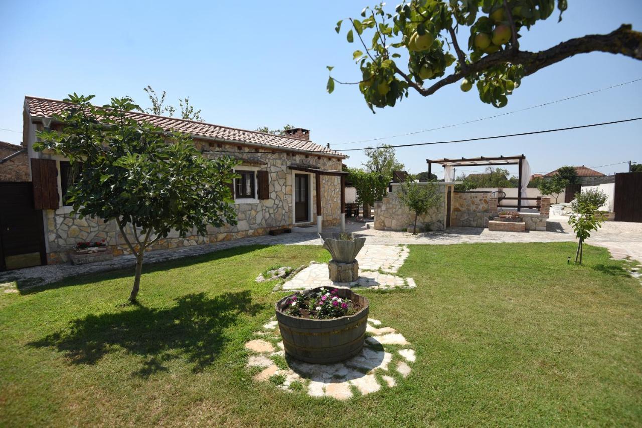 House & Apartment Palaca Donji Zemunik Buitenkant foto