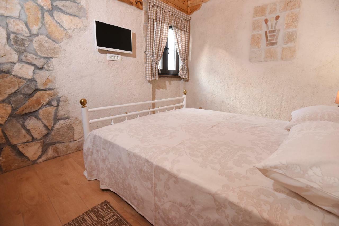 House & Apartment Palaca Donji Zemunik Buitenkant foto